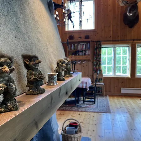 別荘 Grand Log With Fireplace And 12-14 Beds *