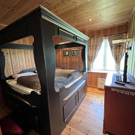 Grand Log With Fireplace And 12-14 Beds Сasa de vacaciones Beitostolen
