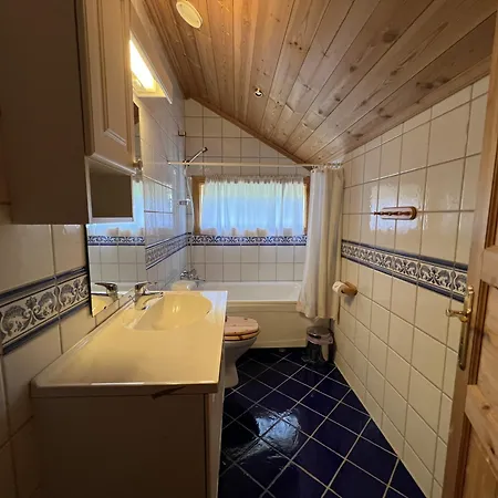Сasa de vacaciones Grand Log With Fireplace And 12-14 Beds *