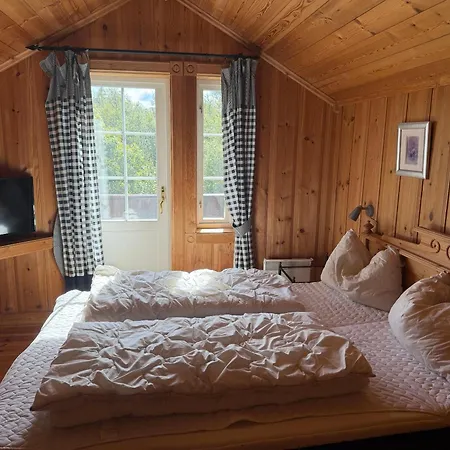 Grand Log With Fireplace And 12-14 Beds * Beitostolen