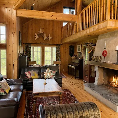 Feriehus Grand Log With Fireplace And 12-14 Beds *